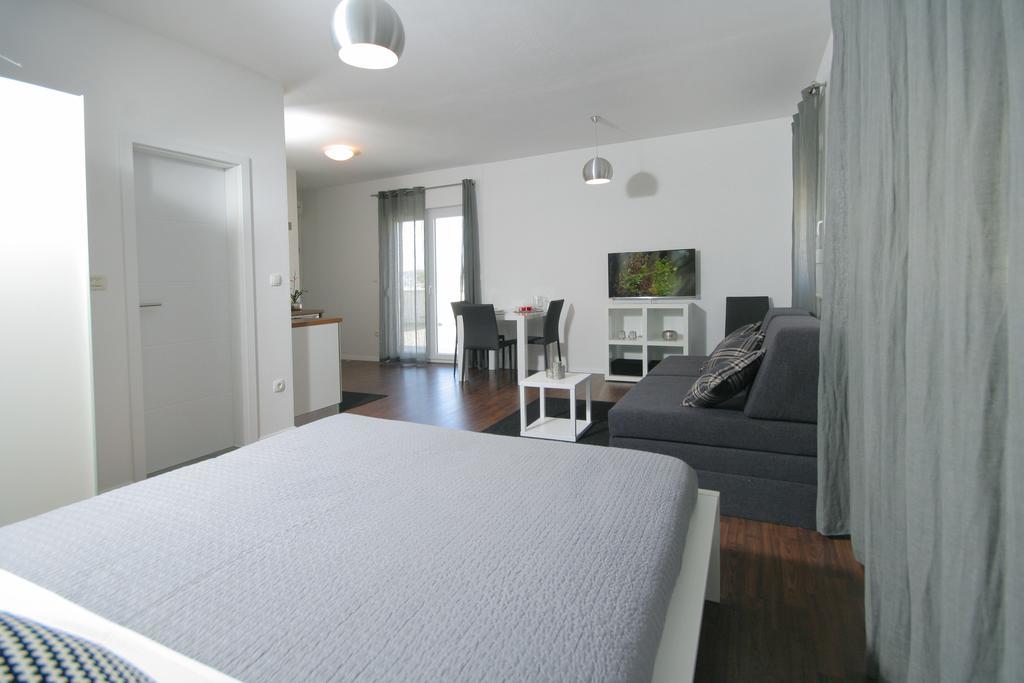 Charm Apartments And Rooms Trogir Quarto foto