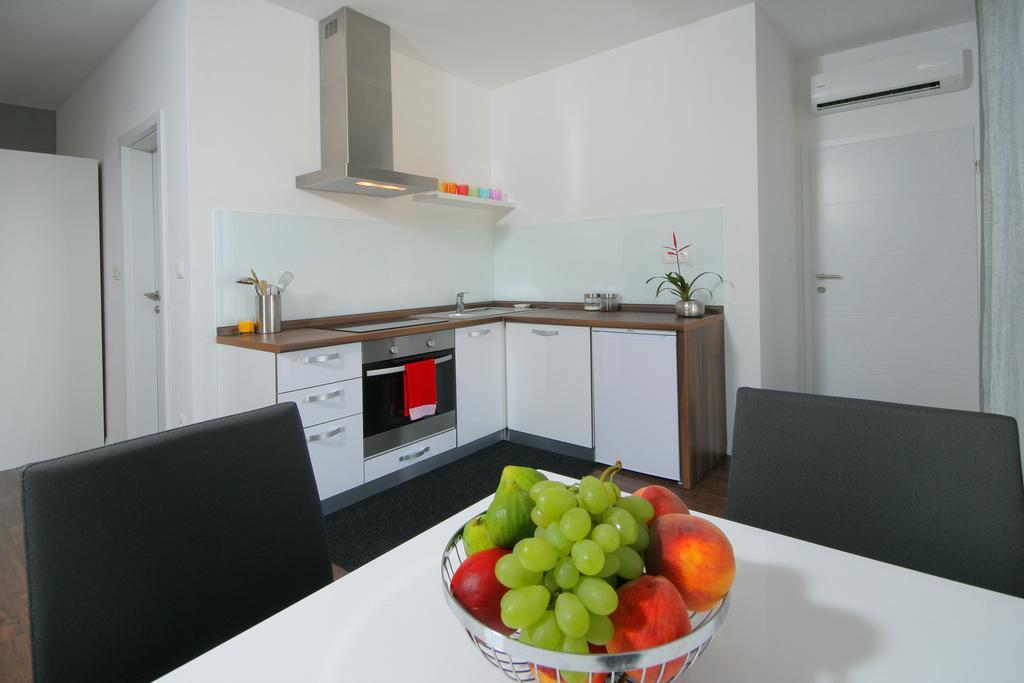 Charm Apartments And Rooms Trogir Quarto foto